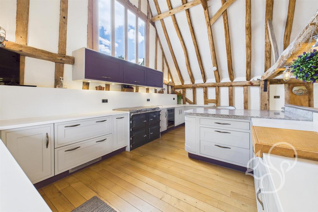 CAM04004 G0-PR0354-STILL006.jpg