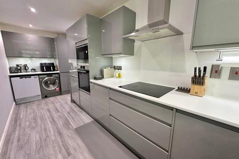 2 bedroom apartment for sale, Raleigh Way, FRIMLEY GU16