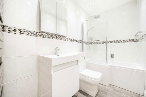 2 bedroom flat for sale, Dunstans Road, London SE22