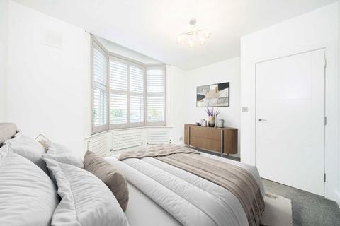 2 bedroom flat for sale, Dunstans Road, London SE22