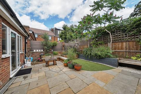 undefined, Clifford Road, Richmond, TW10