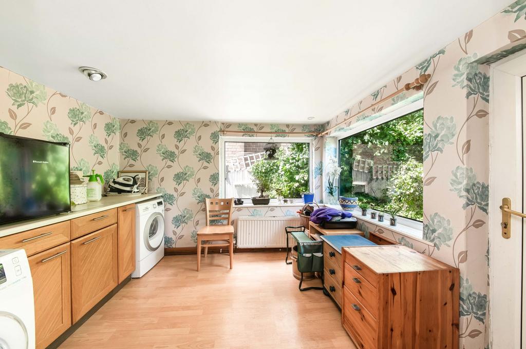 Utility / craft room