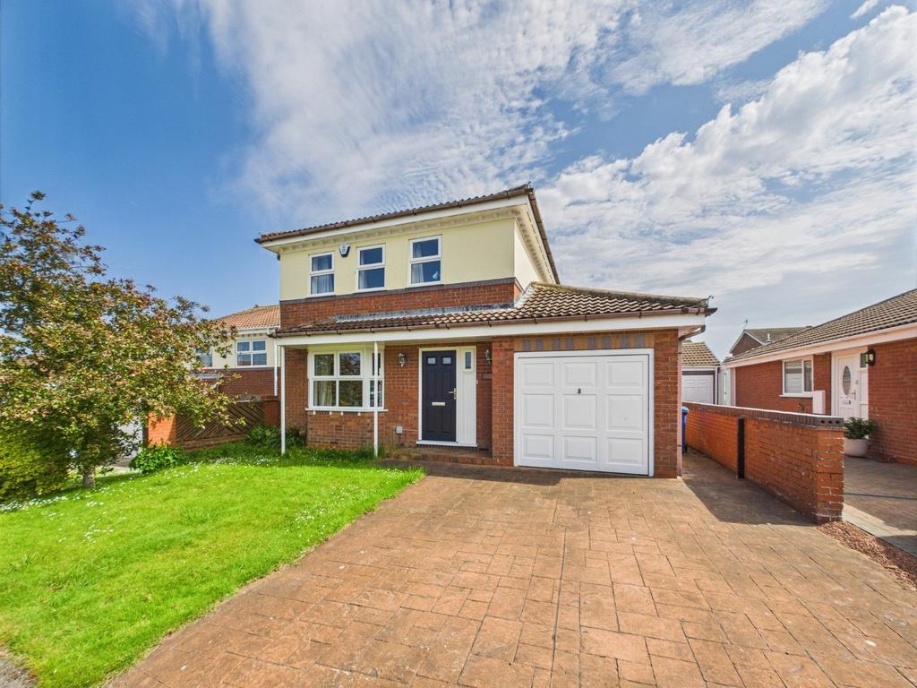 4 Bedroom Detached House - For Sale