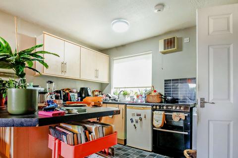 undefined, Ffordd Garnedd, Y Felinheli, LL56