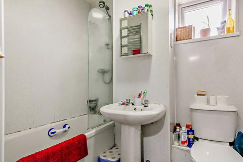 undefined, Ffordd Garnedd, Y Felinheli, LL56