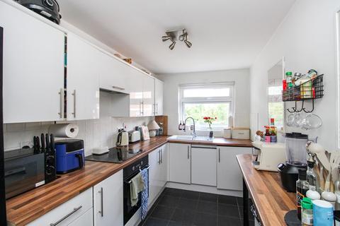 2 bedroom flat for sale, Shirley Road, Wallington, Surrey. SM6 9QD