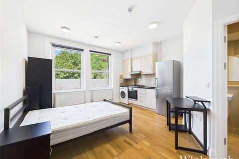 Studio to rent, Uxbridge Road, London, W3