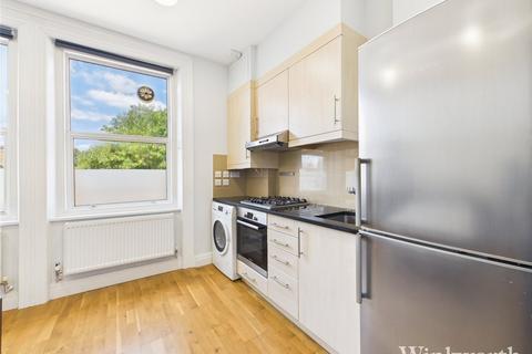 Studio to rent, Uxbridge Road, London, W3