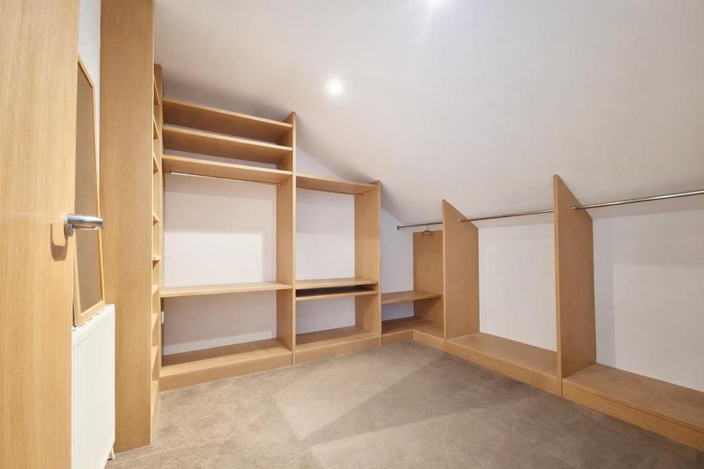 Walk in Wardrobe 3 EF.png