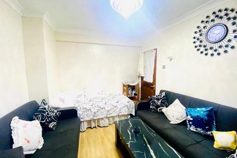 8 Princes Park Avenue, Hayes, UB3 1LD