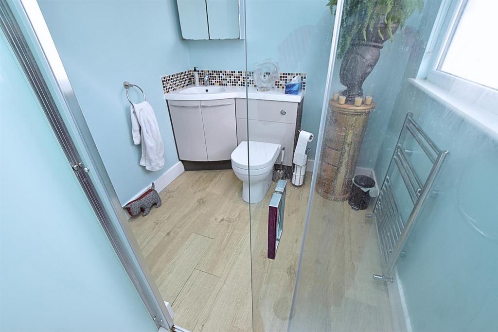 En suite shower room