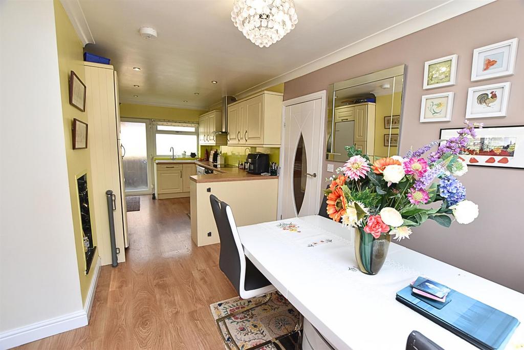 Kitchen diner