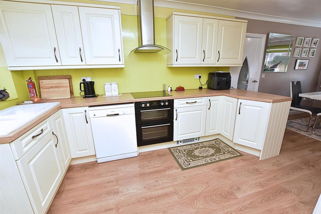 Kitchen diner