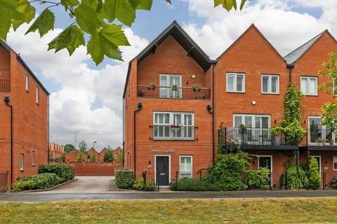 5 Venta Drive, Winchester, SO22 6FS