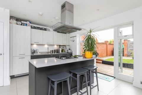 5 Venta Drive, Winchester, SO22 6FS