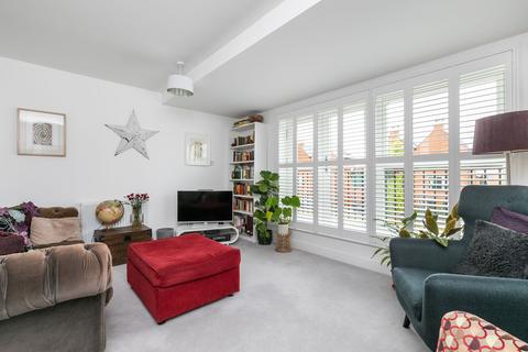 5 Venta Drive, Winchester, SO22 6FS