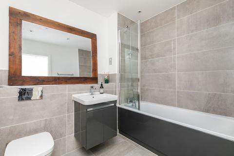 5 Venta Drive, Winchester, SO22 6FS