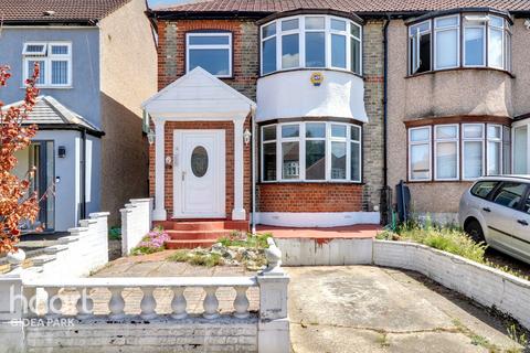 3 bedroom semi-detached house for sale, Seymer Road, Marshalls Park, Romford, RM1