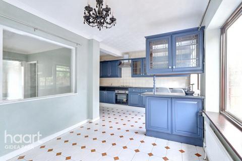 3 bedroom semi-detached house for sale, Seymer Road, Marshalls Park, Romford, RM1