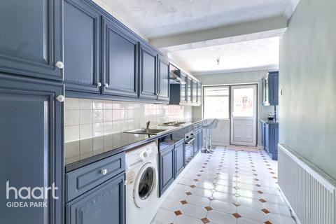 3 bedroom semi-detached house for sale, Seymer Road, Marshalls Park, Romford, RM1