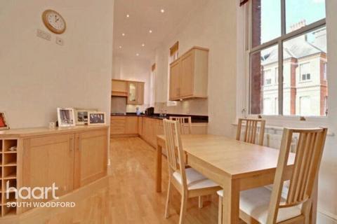 3 bedroom apartment for sale, Repton Park, Woodford Green