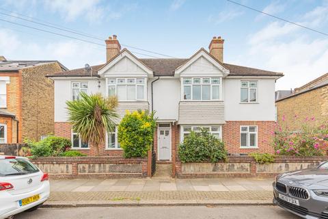 2 bedroom flat for sale, Franche Court Road, London, SW17