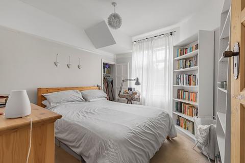 2 bedroom flat for sale, Franche Court Road, London, SW17