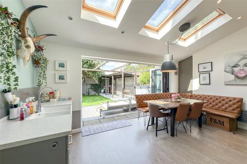 4 bedroom semi-detached house for sale, Chestnut Drive, St. Albans, Hertfordshire, AL4