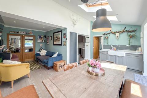 4 bedroom semi-detached house for sale, Chestnut Drive, St. Albans, Hertfordshire, AL4