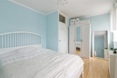 18 Whitland Road, Carshalton, SM5 1QS