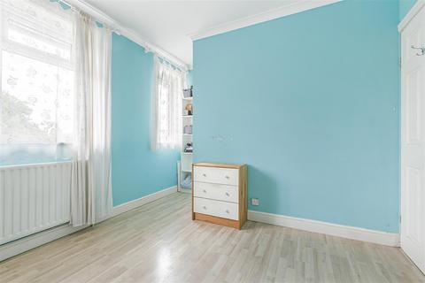 18 Whitland Road, Carshalton, SM5 1QS