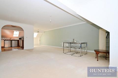 3 bedroom apartment to rent, Navigation Drive, Bradford