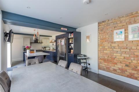 1 Atlas Place, Cardiff, CF5 1PG