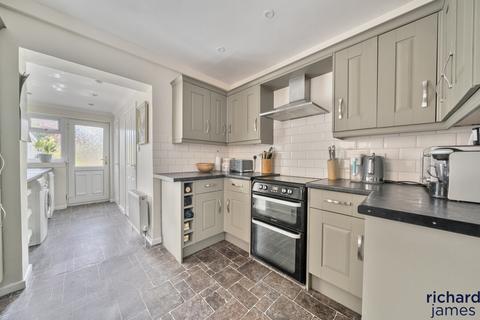3 bedroom semi-detached house for sale, Thames Avenue, Haydon Wick, Swindon, SN25