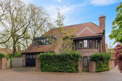 5 bedroom detached house for sale, Chandos Way, Hampstead Garden Surburb, London, NW11