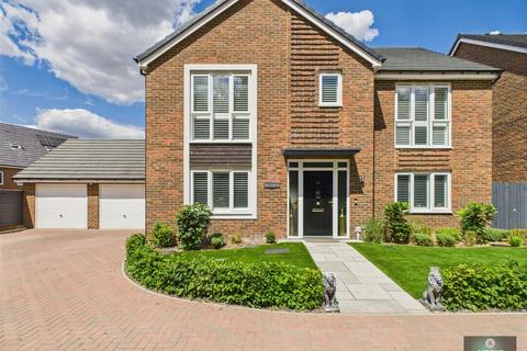 5 bedroom detached house for sale, Maynard Street, Copthorne RH10
