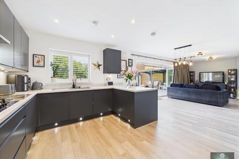 5 bedroom detached house for sale, Maynard Street, Copthorne RH10
