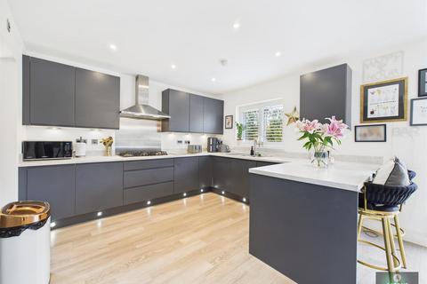 5 bedroom detached house for sale, Maynard Street, Copthorne RH10