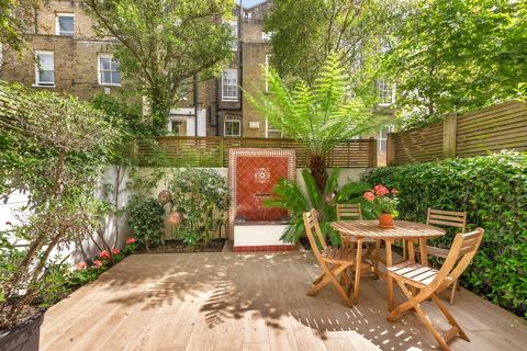 18 Cope Place, London, W8 6AA