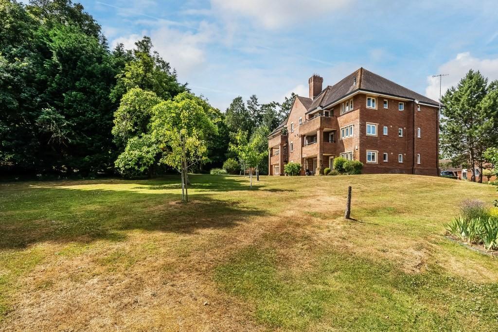 2-Wisley-Court-16.jpg