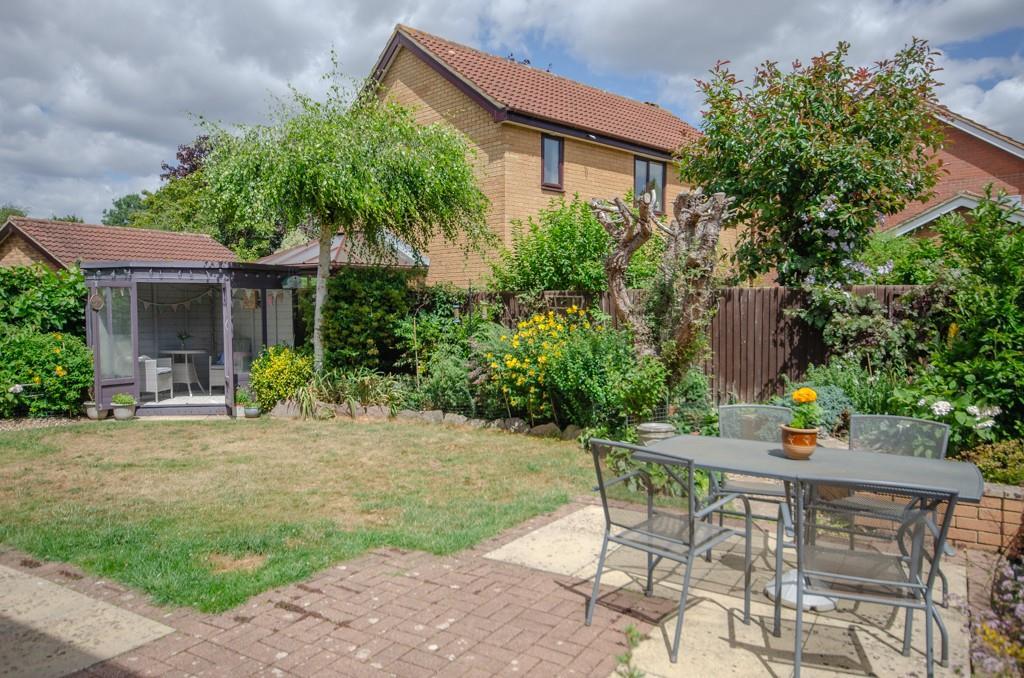 Rear garden pic 2.jpg