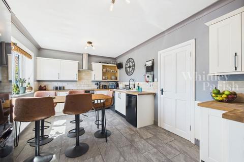 3 bedroom detached bungalow for sale, The Turnpike, Norwich NR16