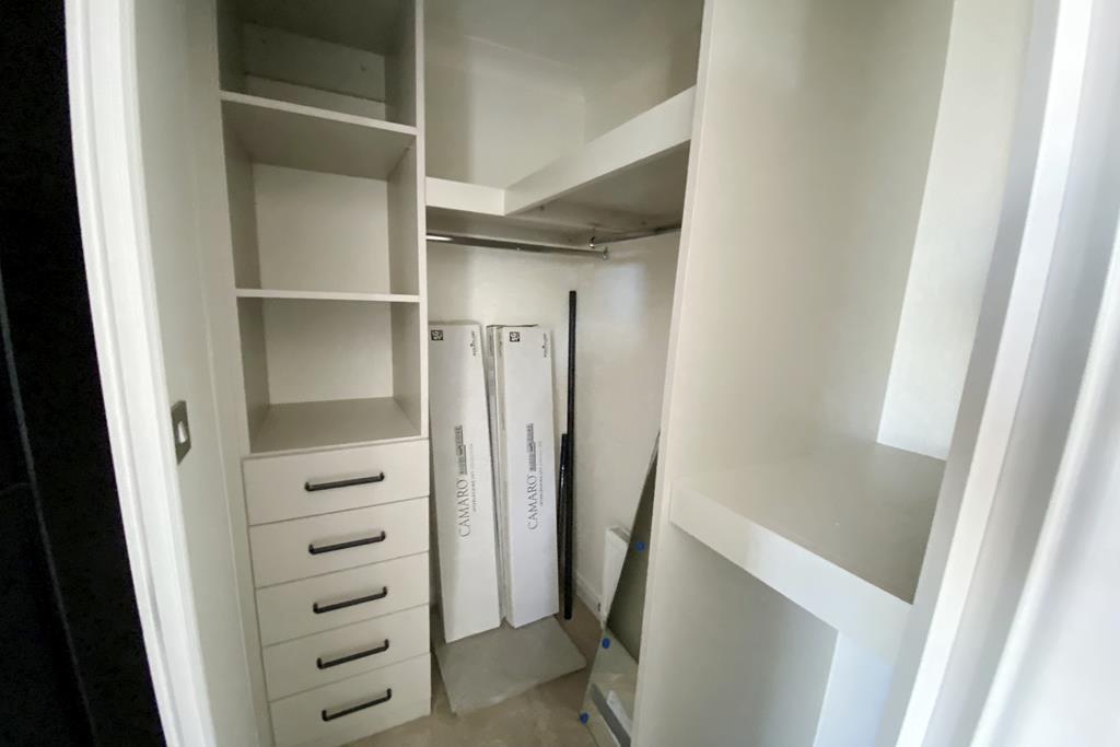 Walk-in wardrobe