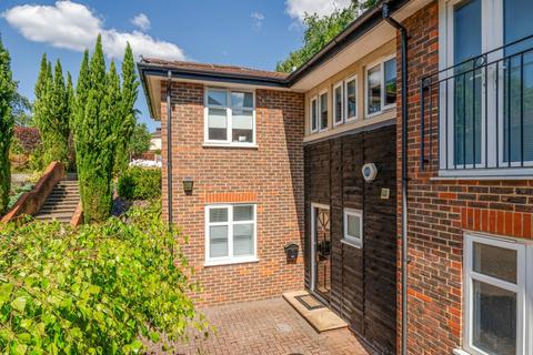 2 bedroom maisonette for sale, Denbridge Road, Bickley, Kent, BR1