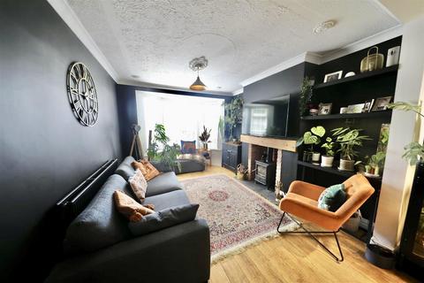 3 bedroom semi-detached house for sale, Hall Road, Hull