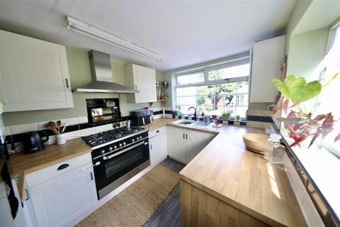 3 bedroom semi-detached house for sale, Hall Road, Hull
