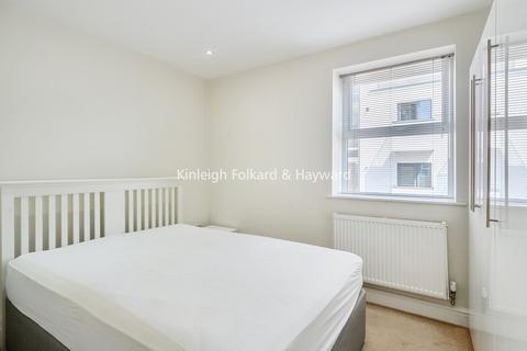 1 bedroom flat to rent, Chiswick High Road, London, W4