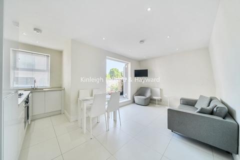1 bedroom flat to rent, Chiswick High Road, London, W4