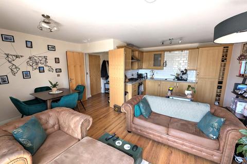 2 bedroom flat for sale, Conigre Square, Trowbridge