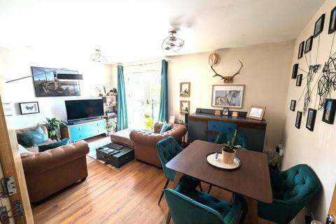 2 bedroom flat for sale, Conigre Square, Trowbridge